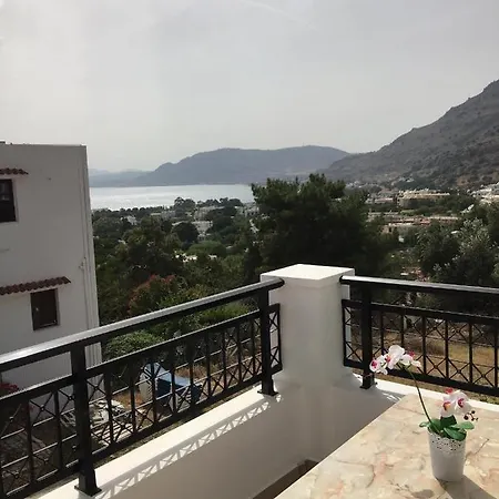 شقة Coloma Pefkos *