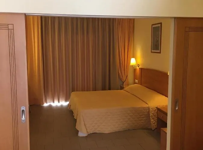 Coloma Pefkos شقة Pefki